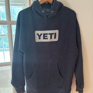 YETI Black Sweatshirt Hoodie Casual Athletic Style
